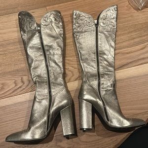 Amazing gold high end boots!